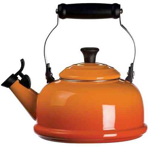 Le Creuset Whistling Tea Kettle 1.7L | Flame